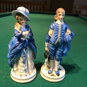 Japanese porcelain Victorian colonial matching couple, 4 1/4 inches tall